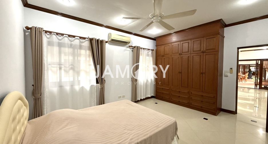 Haus zur Miete mit 5 Zimmer in Bang Lamung, Chonburi