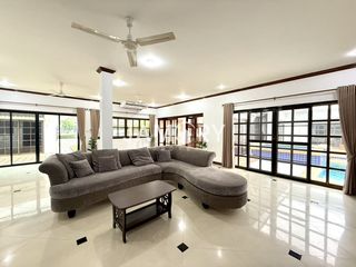 Haus zur Miete mit 5 Zimmer in Bang Lamung, Chonburi