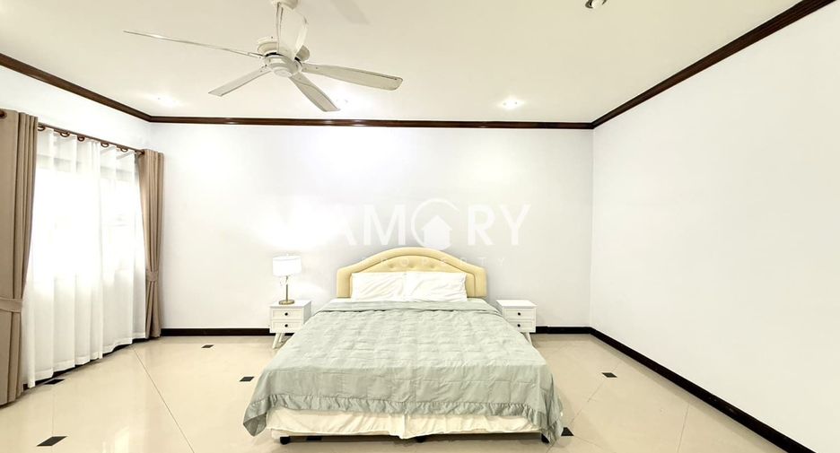Haus zur Miete mit 5 Zimmer in Bang Lamung, Chonburi