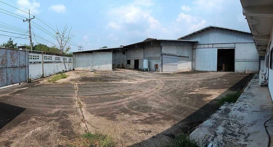 Almacén en alquiler de 2 habitaciones en Pak Tho, Ratchaburi