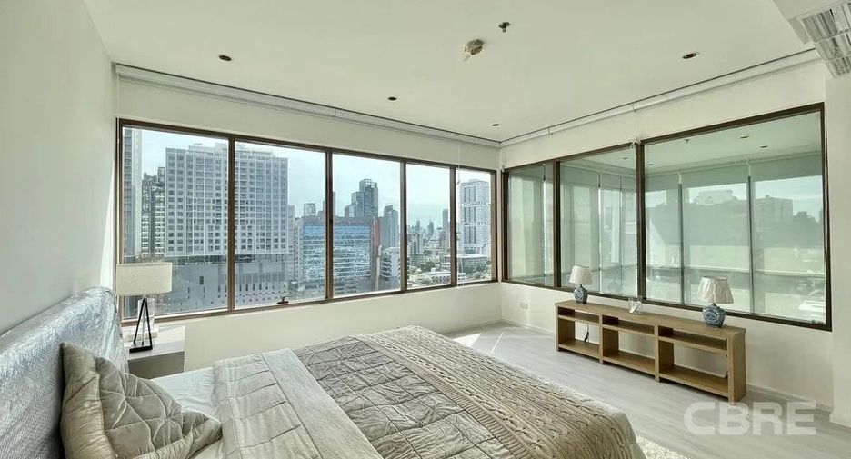 For sale 2 bedrooms condo in Khlong Toei, Bangkok