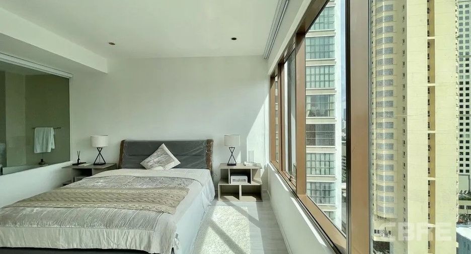 For sale 2 bedrooms condo in Khlong Toei, Bangkok