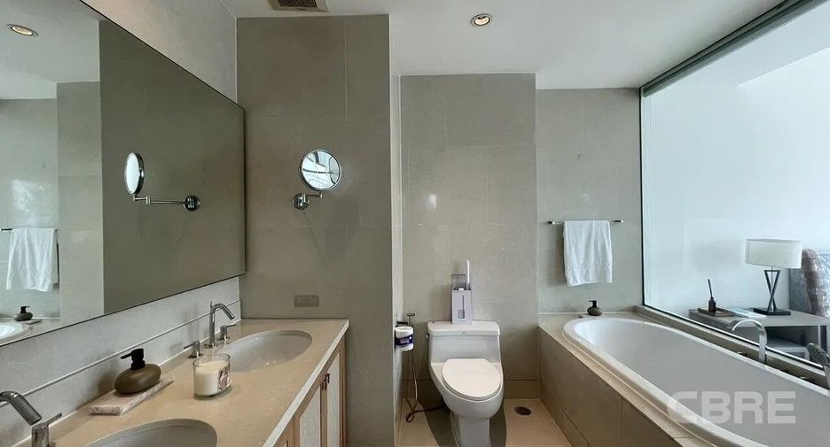 For sale 2 bedrooms condo in Khlong Toei, Bangkok