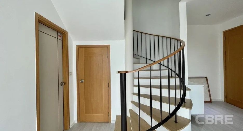 For sale 2 bedrooms condo in Khlong Toei, Bangkok
