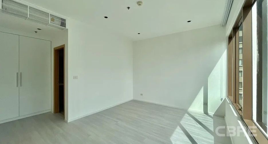 For sale 2 bedrooms condo in Khlong Toei, Bangkok