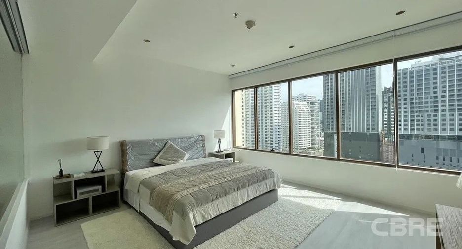 For sale 2 bedrooms condo in Khlong Toei, Bangkok