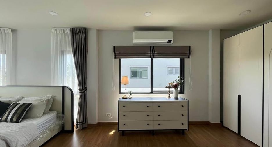 For rent 4 bedrooms house in Bang Phli, Samut Prakan
