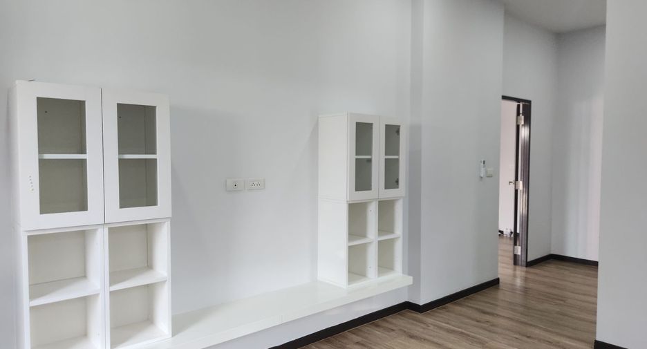 Casa en venta de 3 habitaciones en Mueang Nakhon Ratchasima, Nakhon Ratchasima