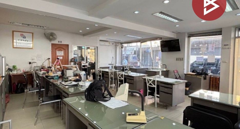 For sale 10 bedrooms retail Space in Mueang Chanthaburi, Chanthaburi