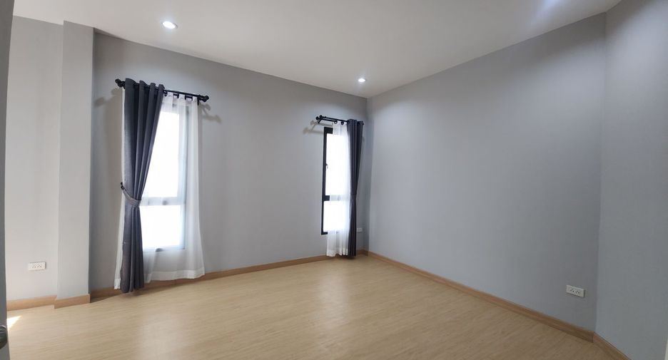 Casa en venta de 3 habitaciones en Mueang Nakhon Ratchasima, Nakhon Ratchasima