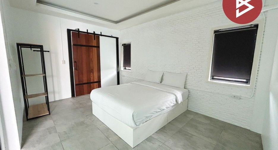 For sale 4 bedrooms house in Hua Hin, Prachuap Khiri Khan