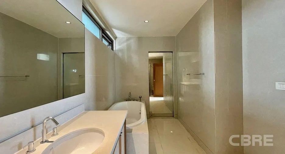 For sale 2 bedrooms condo in Khlong Toei, Bangkok