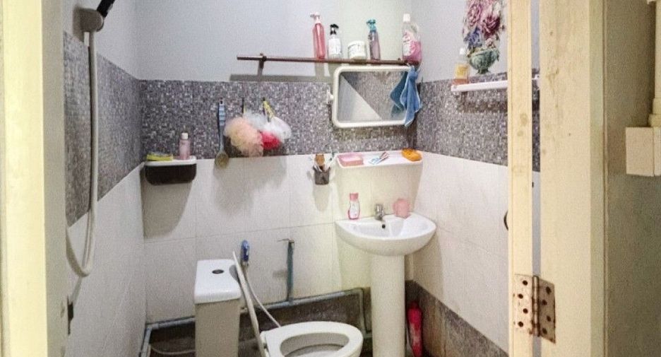 Casa en alquiler y en venta de 3 habitaciones en Ban Pong, Ratchaburi