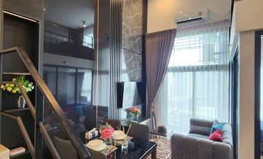 À louer 2 chambres condo à Huai Khwang, Bangkok