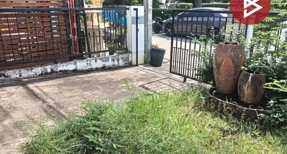 For sale 3 bedrooms townhouse in Phra Pradaeng, Samut Prakan