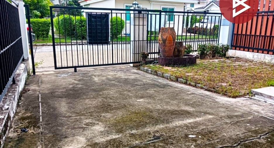 For sale 3 bedrooms townhouse in Phra Pradaeng, Samut Prakan