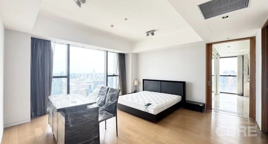 For sale 4 bedrooms condo in Sathon, Bangkok