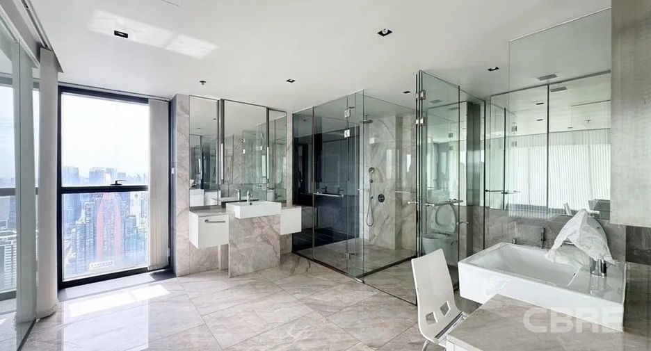 For sale 4 bedrooms condo in Sathon, Bangkok
