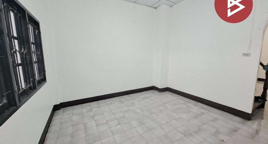 Casa adosada en venta de 3 habitaciones en Mueang Nakhon Sawan, Nakhon Sawan