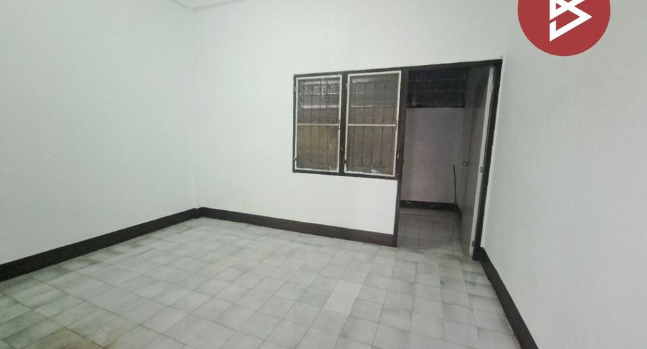 Casa adosada en venta de 3 habitaciones en Mueang Nakhon Sawan, Nakhon Sawan