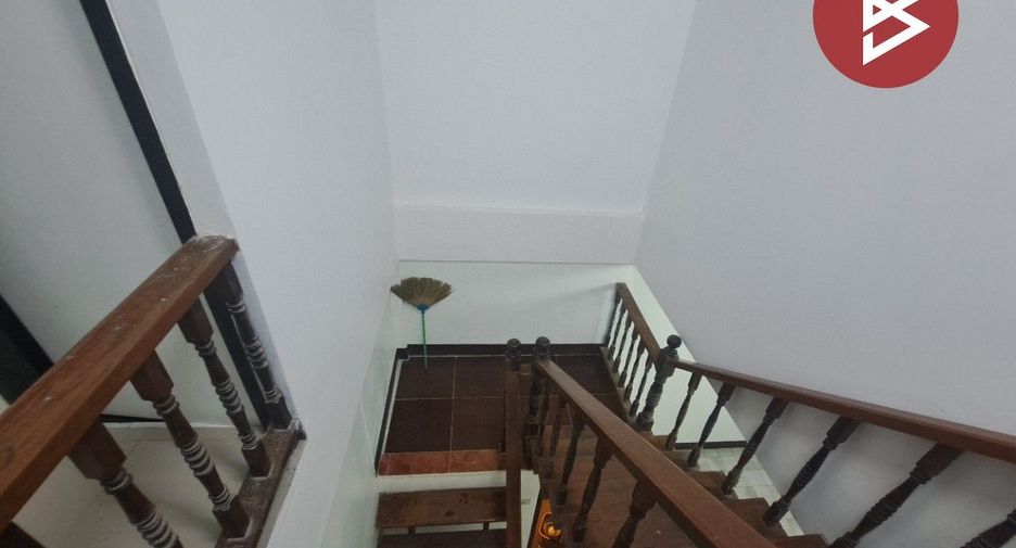 Casa adosada en venta de 3 habitaciones en Mueang Nakhon Sawan, Nakhon Sawan