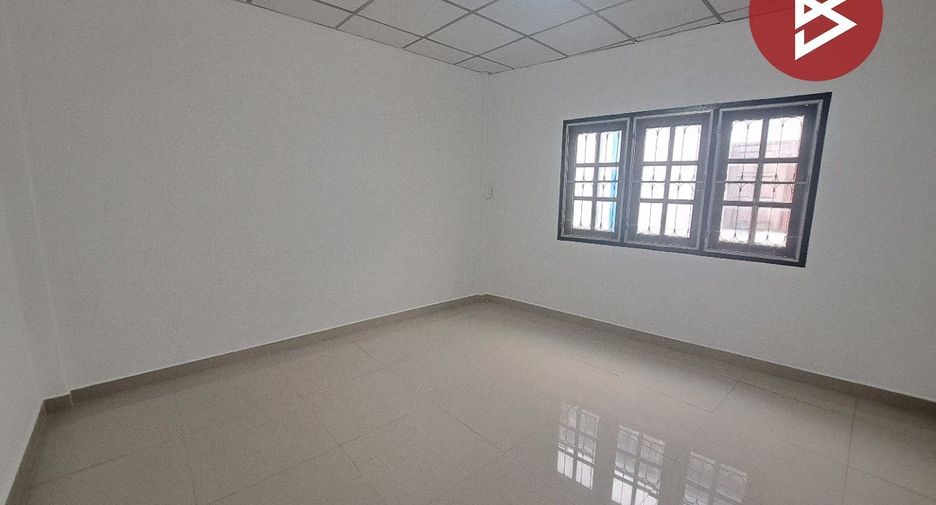 Casa adosada en venta de 3 habitaciones en Mueang Nakhon Sawan, Nakhon Sawan
