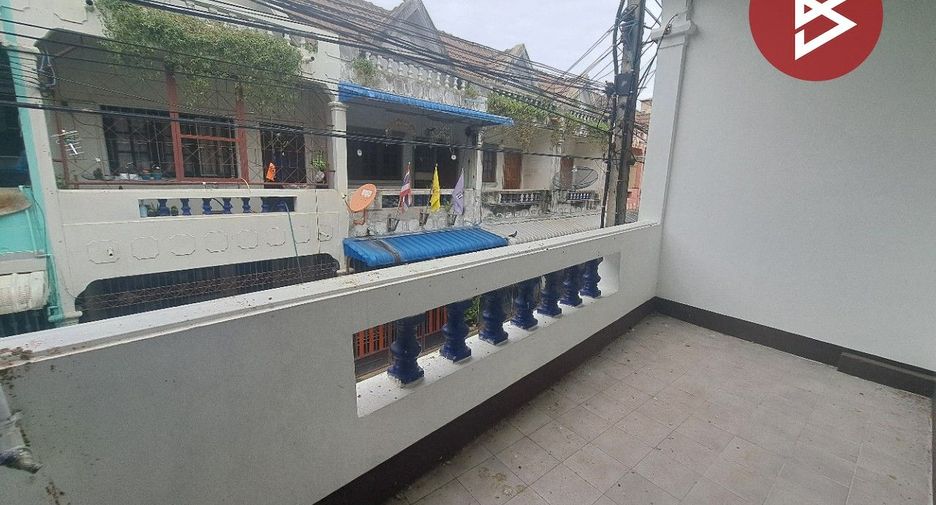 Casa adosada en venta de 3 habitaciones en Mueang Nakhon Sawan, Nakhon Sawan