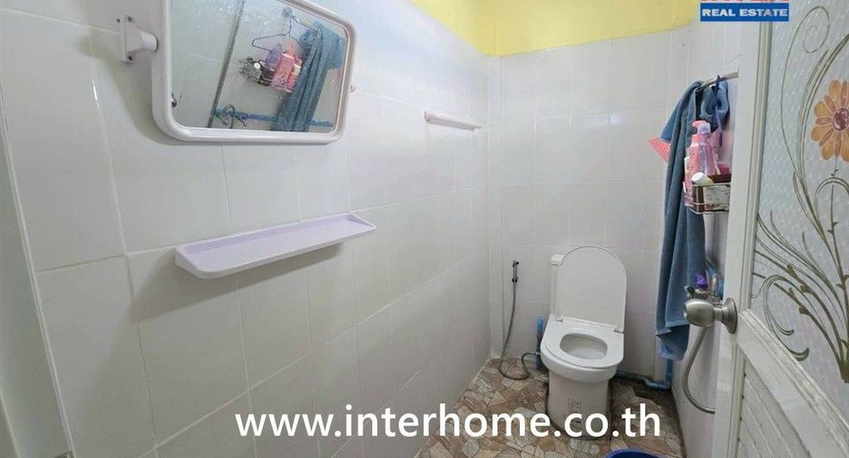 For sale 4 bedrooms retail Space in Mueang Samut Prakan, Samut Prakan