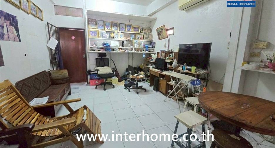For sale 4 bedrooms retail Space in Mueang Samut Prakan, Samut Prakan