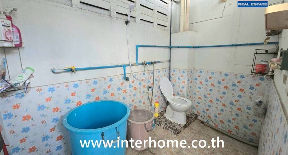 For sale 4 bedrooms retail Space in Mueang Samut Prakan, Samut Prakan