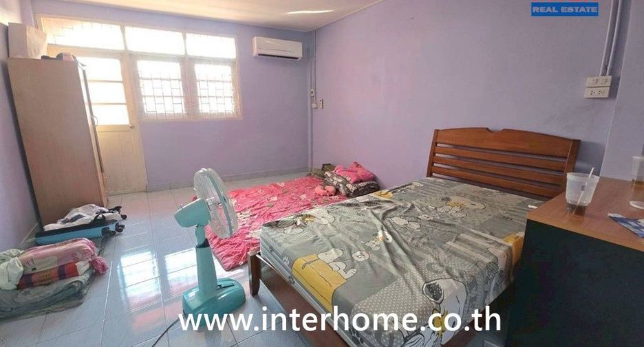 For sale 4 bedrooms retail Space in Mueang Samut Prakan, Samut Prakan