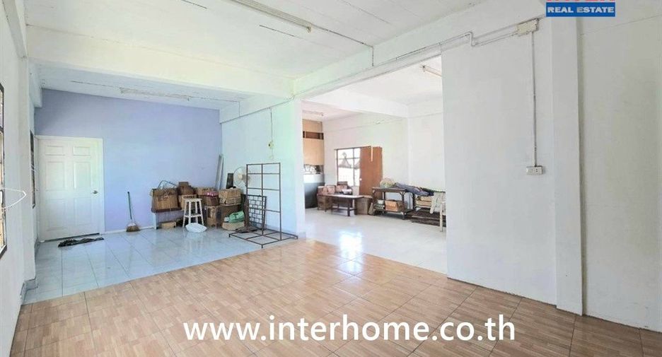 For sale 4 bedrooms retail Space in Mueang Samut Prakan, Samut Prakan