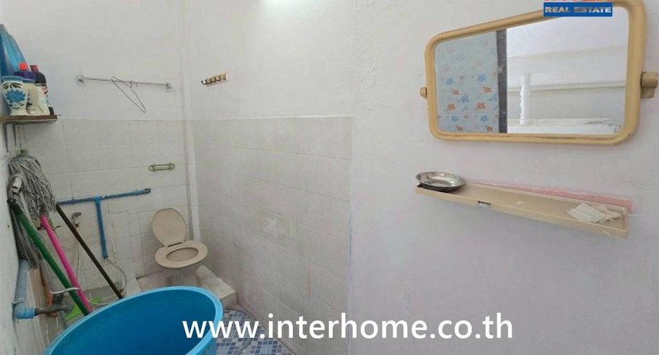 For sale 4 bedrooms retail Space in Mueang Samut Prakan, Samut Prakan