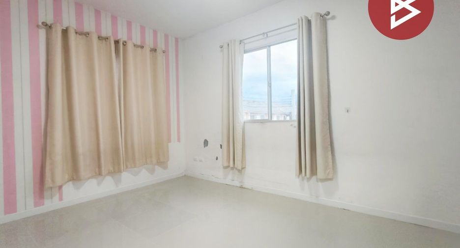 For sale 3 bedrooms townhouse in Mueang Samut Prakan, Samut Prakan