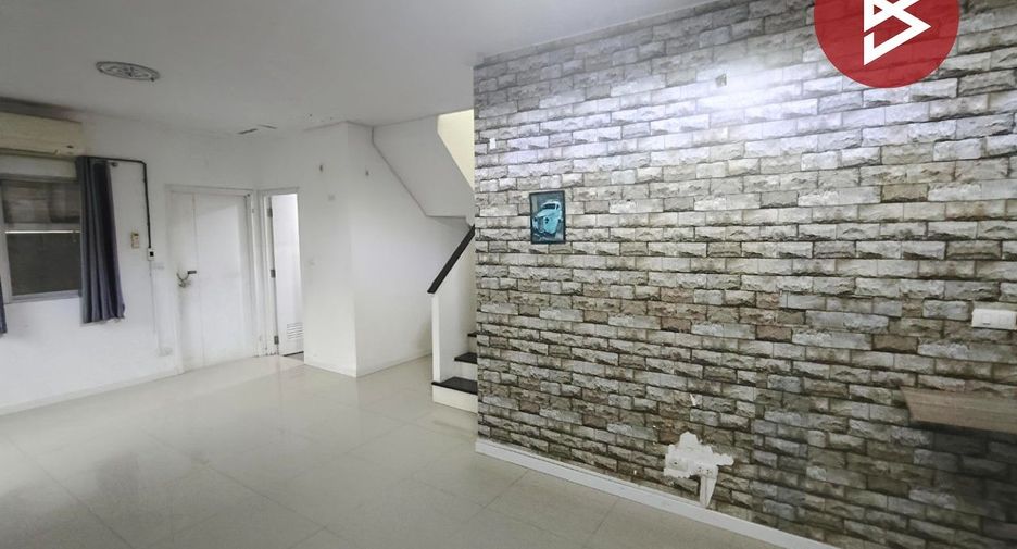 For sale 3 bedrooms townhouse in Mueang Samut Prakan, Samut Prakan