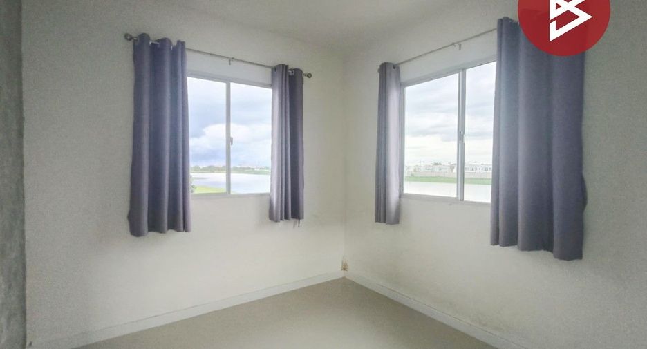 For sale 3 bedrooms townhouse in Mueang Samut Prakan, Samut Prakan