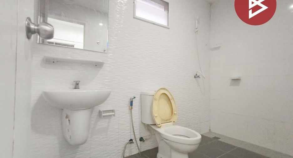 For sale 3 bedrooms townhouse in Mueang Samut Prakan, Samut Prakan
