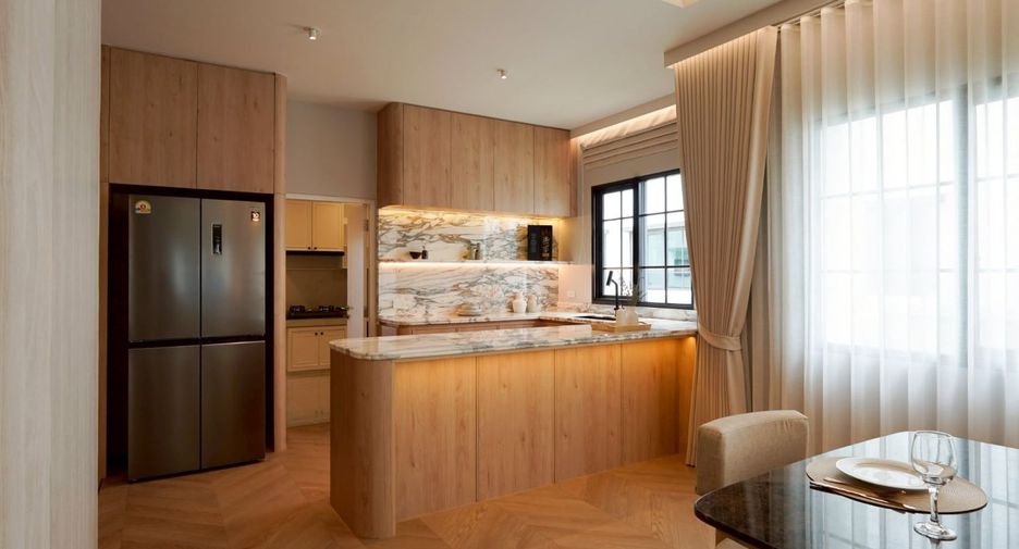 For rent and for sale 5 bedrooms house in Bang Phli, Samut Prakan
