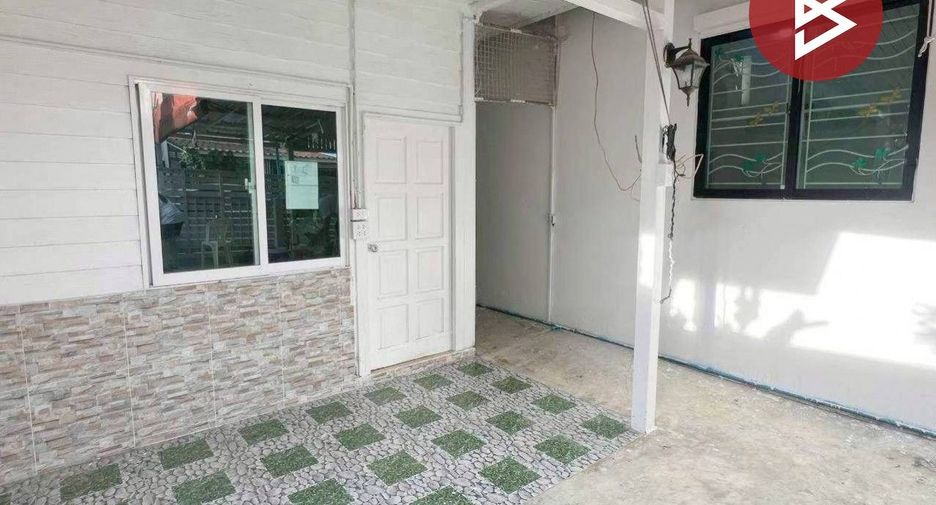 For rent and for sale 5 bedrooms townhouse in Mueang Samut Prakan, Samut Prakan