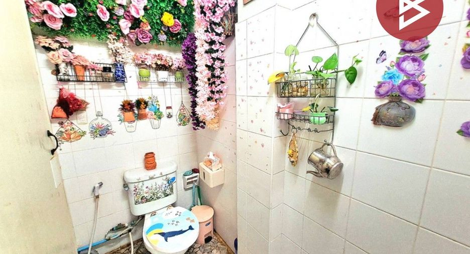 For sale 3 bedrooms retail Space in Mueang Chon Buri, Chonburi