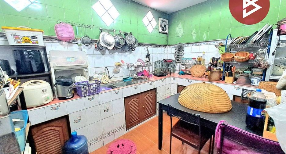 For sale 3 bedrooms retail Space in Mueang Chon Buri, Chonburi