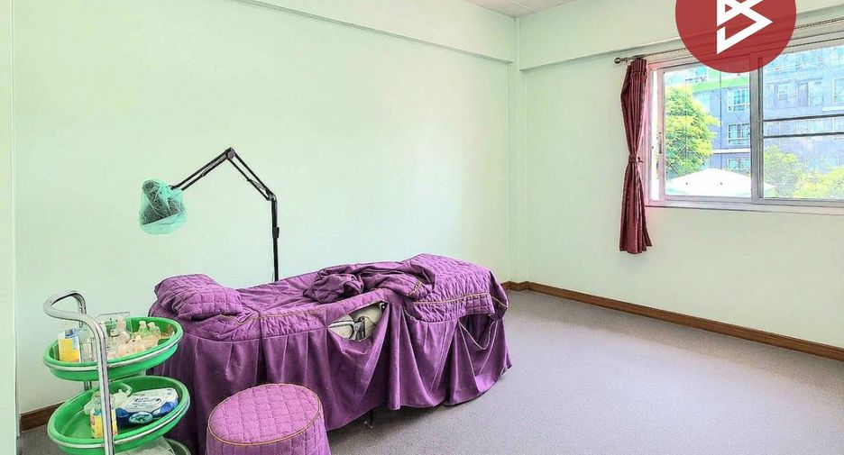 For sale 3 bedrooms retail Space in Mueang Chon Buri, Chonburi