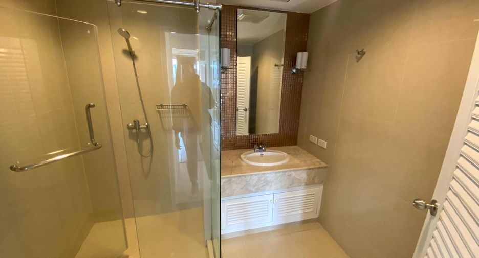 Condo en alquiler de 2 habitaciones en Khlong Toei, Bangkok