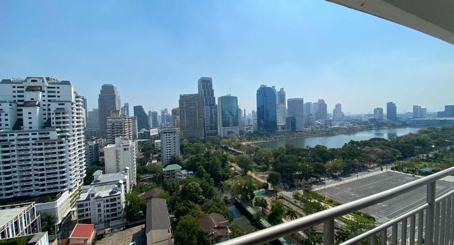 Condo en alquiler de 2 habitaciones en Khlong Toei, Bangkok
