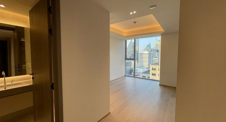 For rent 3 bedrooms apartment in Pathum Wan, Bangkok