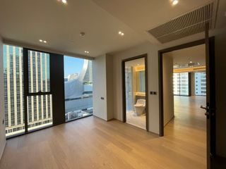 For rent 3 bedrooms apartment in Pathum Wan, Bangkok