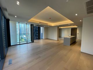 For rent 3 bedrooms apartment in Pathum Wan, Bangkok