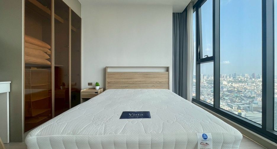 For rent 2 bedrooms condo in Huai Khwang, Bangkok