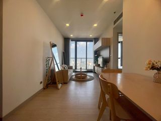 Condo en alquiler de 2 habitaciones en Huai Khwang, Bangkok