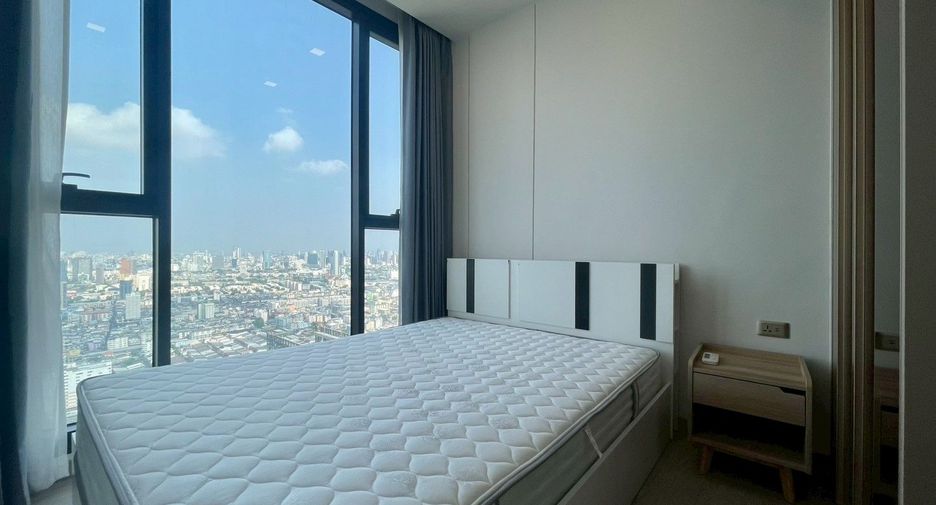 For rent 2 bedrooms condo in Huai Khwang, Bangkok